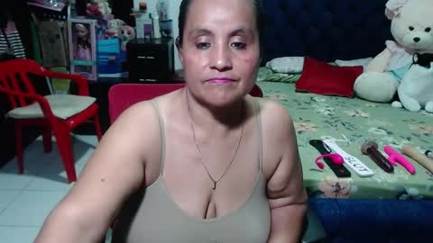 Snapshot of pervert_mommy_x chatting on 03.12.25 SAMY online show from 03.12.25