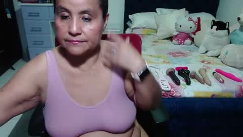 Snapshot of pervert_mommy_x chatting on 09.24.25 SAMY online show from 09.24.25