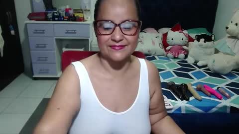 Snapshot of pervert_mommy_x chatting on 10.09.25 SAMY online show from 10.09.25