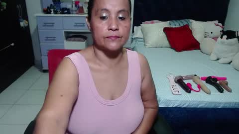 Snapshot of pervert_mommy_x chatting on 10.15.25 SAMY online show from 10.15.25