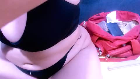 Snapshot of pervertt_nicole chatting on 10.31.25 Nicole online show from 10.31.25