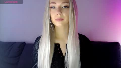 Snapshot of pervyblonde chatting on 12.05.25 Isabella online show from 12.05.25