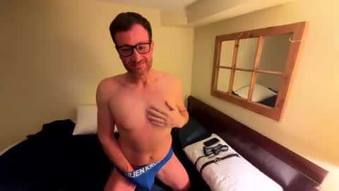 Snapshot of pete_mac chatting on 11.30.25 Pete online show from 11.30.25