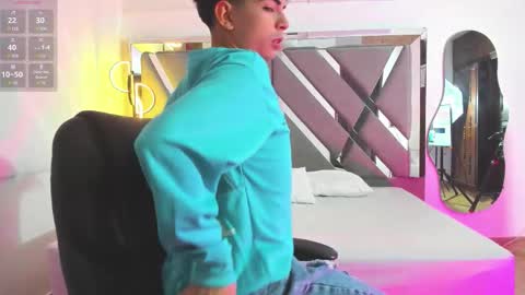 Snapshot of peter_chase chatting on 11.20.25 Peter online show from 11.20.25