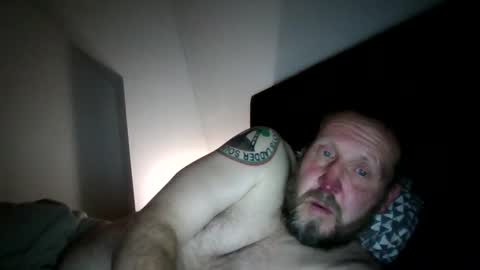 Snapshot of peterpeters443 chatting on 04.22.26 jelle online show from 04.22.26