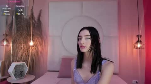 Snapshot of petiite_aliice chatting on 01.26.25 Alice online show from 01.26.25