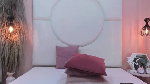 Snapshot of petiite_aliice chatting on 03.01.25 Alice online show from 03.01.25