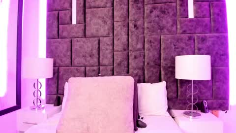 Im Rosse but u can call me Rossie or Rosita . online show from 02.05.25