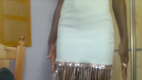 Snapshot of petite_ariana chatting on 02.08.26 ariana online show from 02.08.26