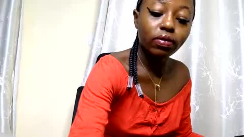 Snapshot of petite_freakette chatting on 06.14.26 Moon online show from 06.14.26