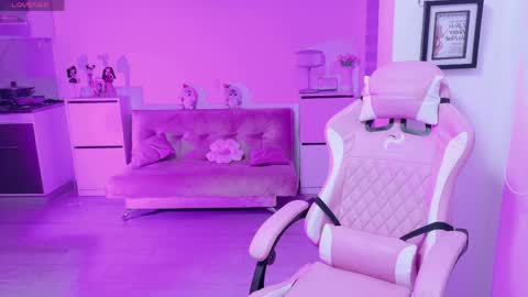 petite_marie_ online show from 04.05.26