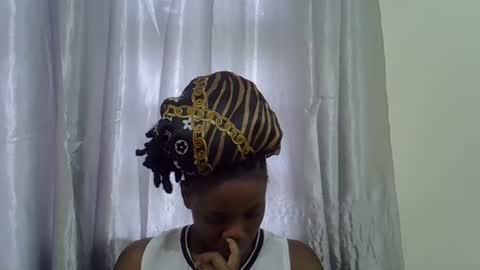 petite_melan online show from 10.22.25