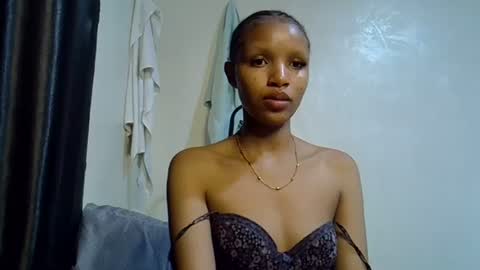 Snapshot of petite_melinda chatting on 06.22.26 petite_melinda online show from 06.22.26