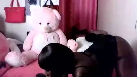 Snapshot of petite_princes chatting on 06.22.26 petite_princes online show from 06.22.26