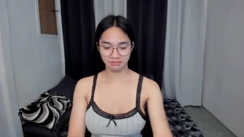 Snapshot of petiteasianmarian chatting on 05.14.26 bigcock Marian online show from 05.14.26