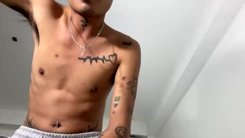 Snapshot of petiteasianx chatting on 12.17.24 Vrin online show from 12.17.24