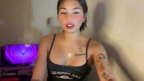 Snapshot of petitegirlx69 chatting on 09.20.25 miss lisa online show from 09.20.25