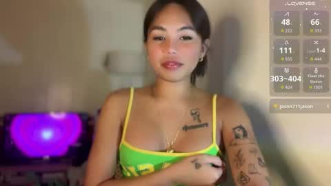 Snapshot of petitegirlx69 chatting on 10.26.25 miss lisa online show from 10.26.25