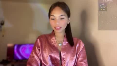 Snapshot of petitegirlx69 chatting on 04.22.26 miss lisa online show from 04.22.26