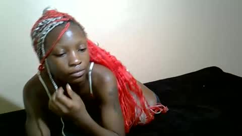 petitehunny online show from 04.25.26