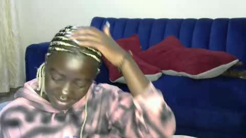 petitte_gyaal online show from 12.17.25