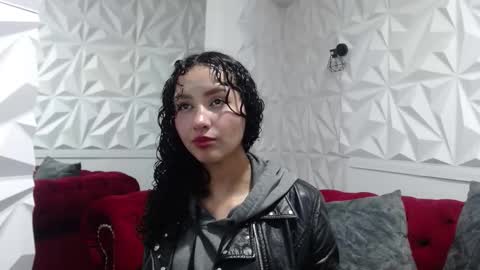 Snapshot of pettymoon chatting on 10.23.25 Moon online show from 10.23.25