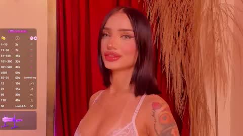 Snapshot of peytonreeds chatting on 11.06.25 Pet Rees online show from 11.06.25