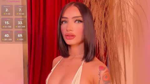 Snapshot of peytonreeds chatting on 11.25.25 Pet Rees online show from 11.25.25