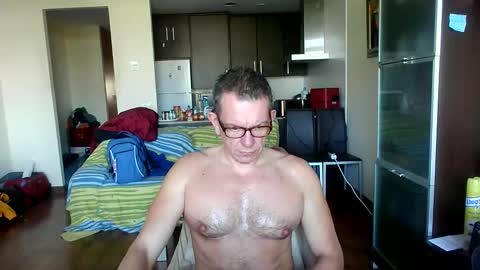 Snapshot of pg19clp4191zm chatting on 11.10.25 Alex online show from 11.10.25