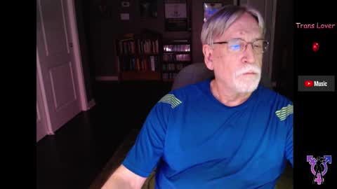 Snapshot of pghk2000 chatting on 02.06.25 George online show from 02.06.25