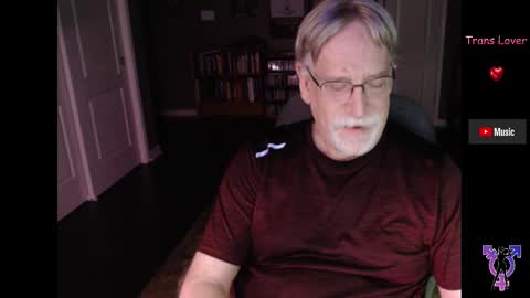 Snapshot of pghk2000 chatting on 02.09.25 George online show from 02.09.25