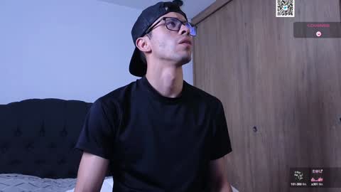 Snapshot of phantom_bigger1 chatting on 01.13.25 phantom_bigger1 online show from 01.13.25