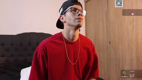 Snapshot of phantom_bigger1 chatting on 01.16.25 phantom_bigger1 online show from 01.16.25