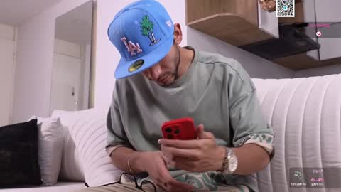 Snapshot of phantom_bigger1 chatting on 01.27.25 phantom_bigger1 online show from 01.27.25