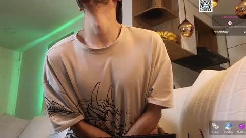 Snapshot of phantom_bigger1 chatting on 02.05.25 phantom_bigger1 online show from 02.05.25