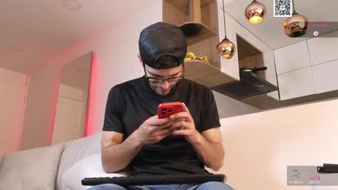 Snapshot of phantom_bigger1 chatting on 02.07.25 phantom_bigger1 online show from 02.07.25