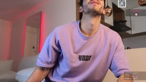 Snapshot of phantom_bigger1 chatting on 02.25.25 phantom_bigger1 online show from 02.25.25