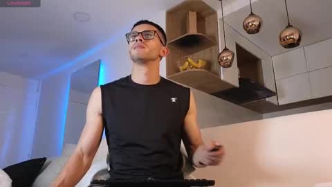 Snapshot of phantom_bigger1 chatting on 03.04.25 phantom_bigger1 online show from 03.04.25