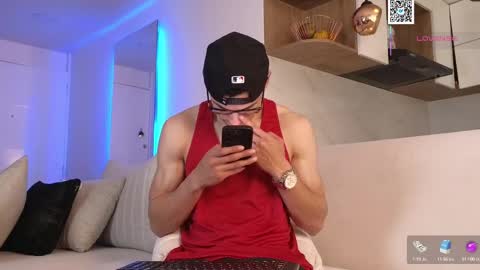 Snapshot of phantom_bigger1 chatting on 03.06.25 phantom_bigger1 online show from 03.06.25