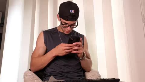 Snapshot of phantom_bigger1 chatting on 09.09.25 phantom_bigger1 online show from 09.09.25