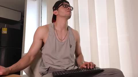 Snapshot of phantom_bigger1 chatting on 09.23.25 phantom_bigger1 online show from 09.23.25