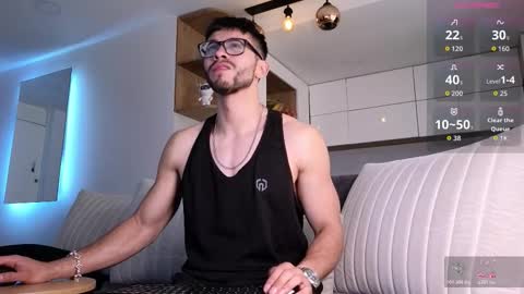 Snapshot of phantom_bigger1 chatting on 11.19.25 phantom_bigger1 online show from 11.19.25