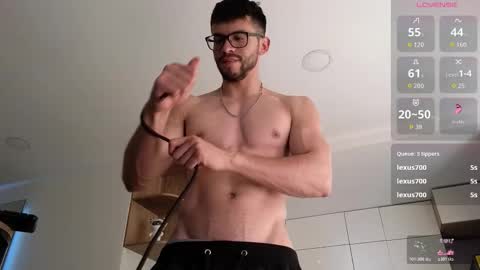 Snapshot of phantom_bigger1 chatting on 11.21.25 phantom_bigger1 online show from 11.21.25