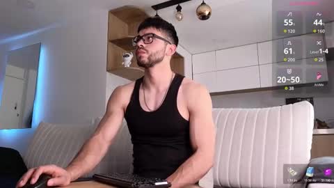 Snapshot of phantom_bigger1 chatting on 11.23.25 phantom_bigger1 online show from 11.23.25