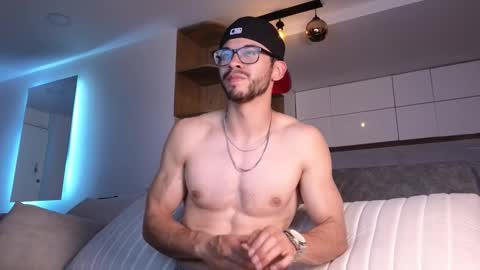 Snapshot of phantom_bigger1 chatting on 01.05.26 phantom_bigger1 online show from 01.05.26