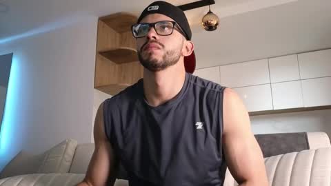 Snapshot of phantom_bigger1 chatting on 01.10.26 phantom_bigger1 online show from 01.10.26