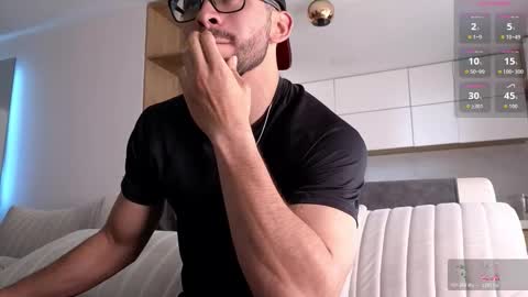 Snapshot of phantom_bigger1 chatting on 01.14.26 phantom_bigger1 online show from 01.14.26