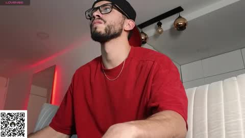 Snapshot of phantom_bigger1 chatting on 02.24.26 phantom_bigger1 online show from 02.24.26