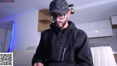 Snapshot of phantom_bigger1 chatting on 02.28.26 phantom_bigger1 online show from 02.28.26