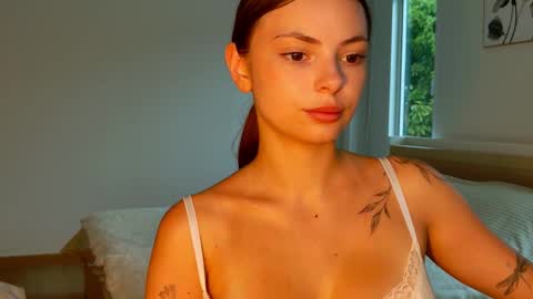 Snapshot of phantomlace chatting on 11.20.25 Alice online show from 11.20.25